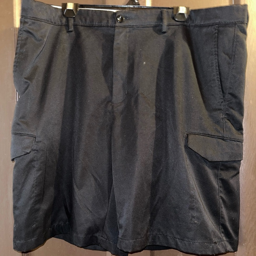 Men’s Greg Norman golf shorts